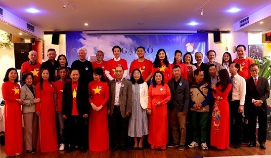 Overseas Vietnamese meet for Truong Sa in Poland